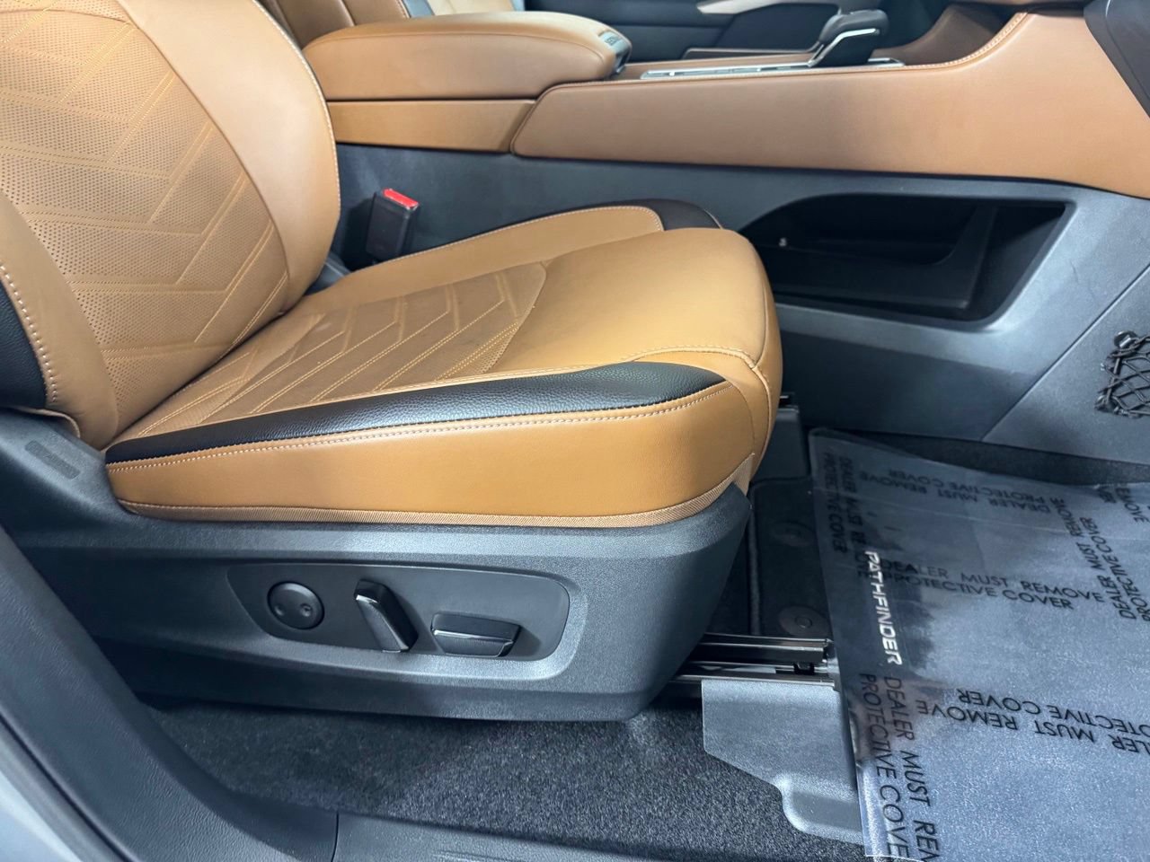 Used 2025 Nissan Pathfinder Platinum w/ Cargo Package FWD image 40