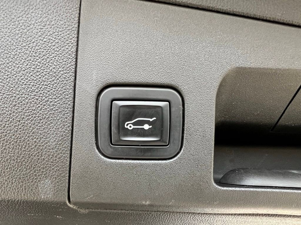 Used 2017 Cadillac XT5 Platinum w/ Driver Assist Package image 20