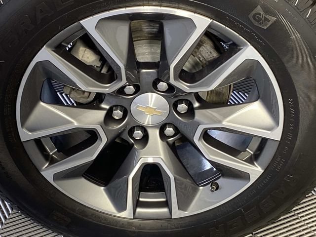 Used 2023 Chevrolet Silverado 1500 LT AWD/4WD image 28