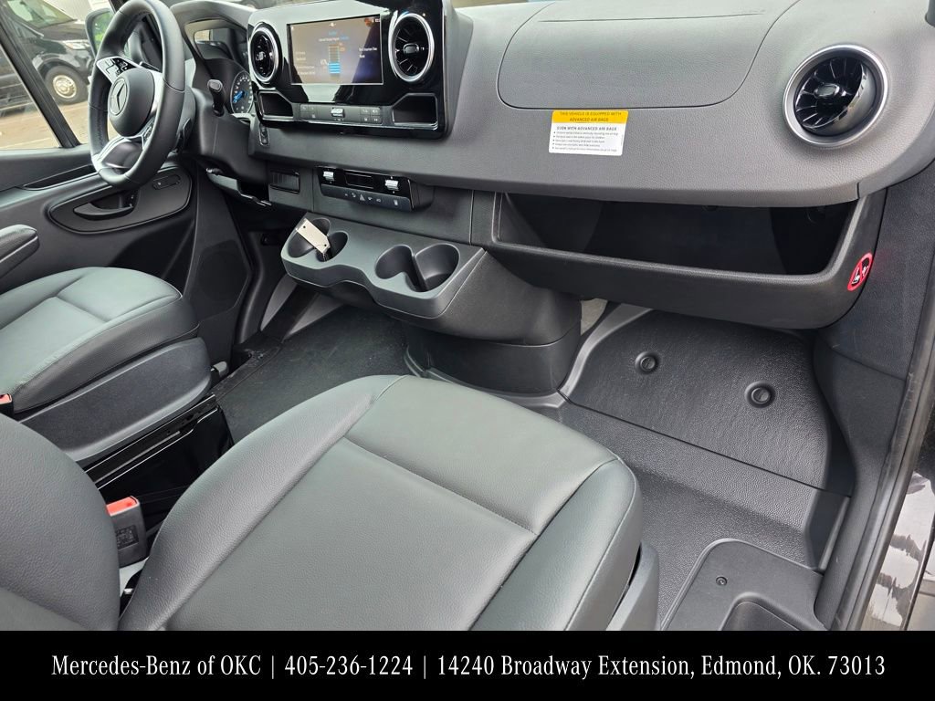 Used 2024 Mercedes-Benz eSprinter 170 Cargo image 14