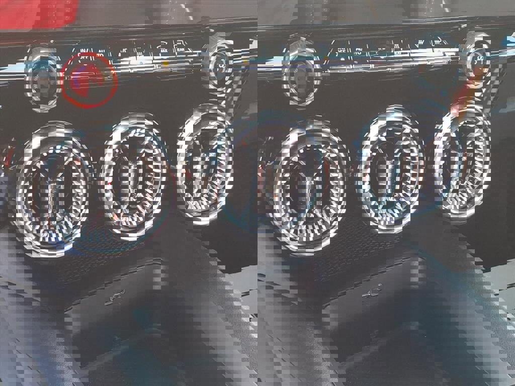 New 2025 Chevrolet Blazer EV LT image 19