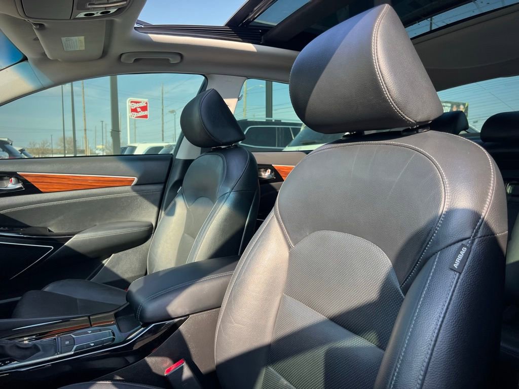 Used 2017 Kia Cadenza Premium w/ Luxury Package image 38