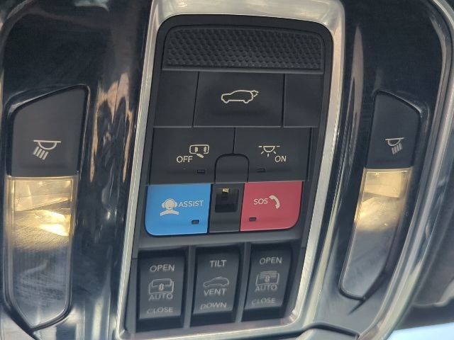 Used 2023 Jeep Grand Wagoneer Series II w/ Premium Group II AWD/4WD image 26