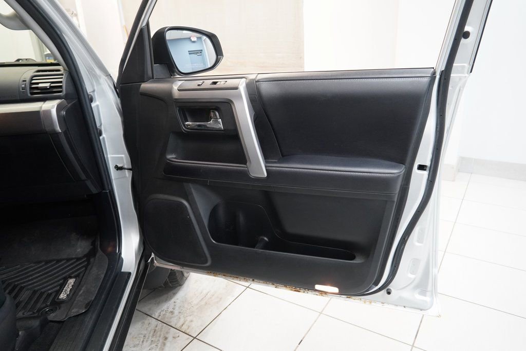 Used 2019 Toyota 4Runner SR5 image 30