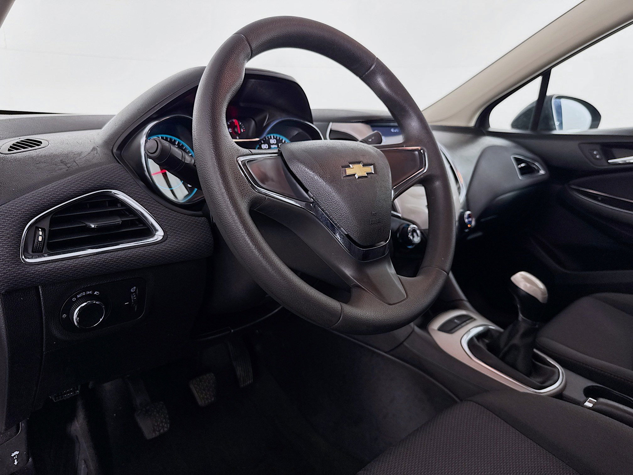 Used 2017 Chevrolet Cruze LS image 19