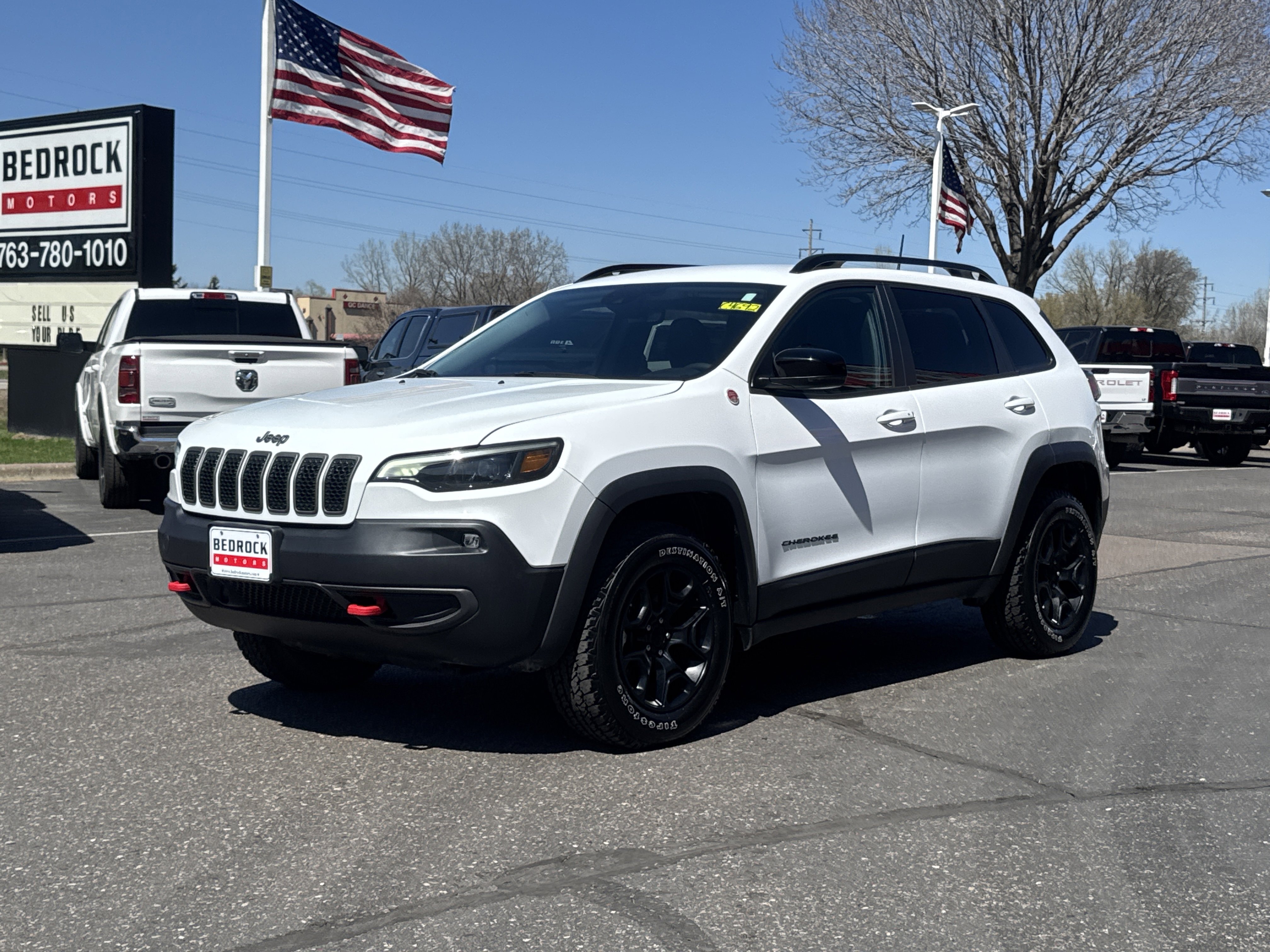 Used 2022 Jeep Cherokee Trailhawk w/ Trailer Tow Group AWD/4WD image 3