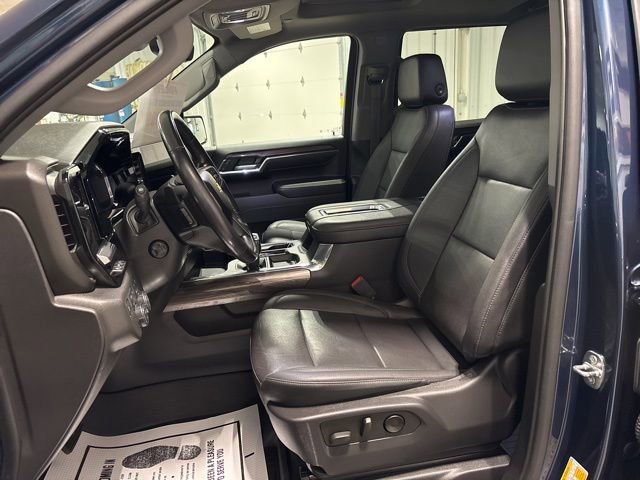 Used 2022 Chevrolet Silverado 1500 LTZ w/ LTZ Premium Package AWD/4WD image 17
