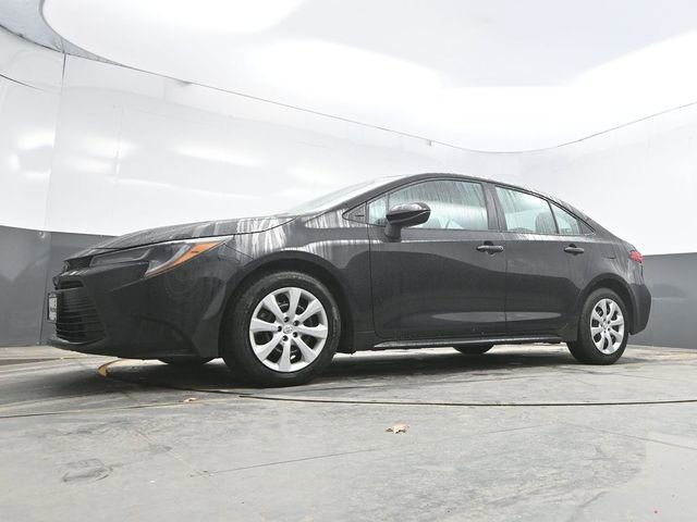 Used 2023 Toyota Corolla LE FWD image 34