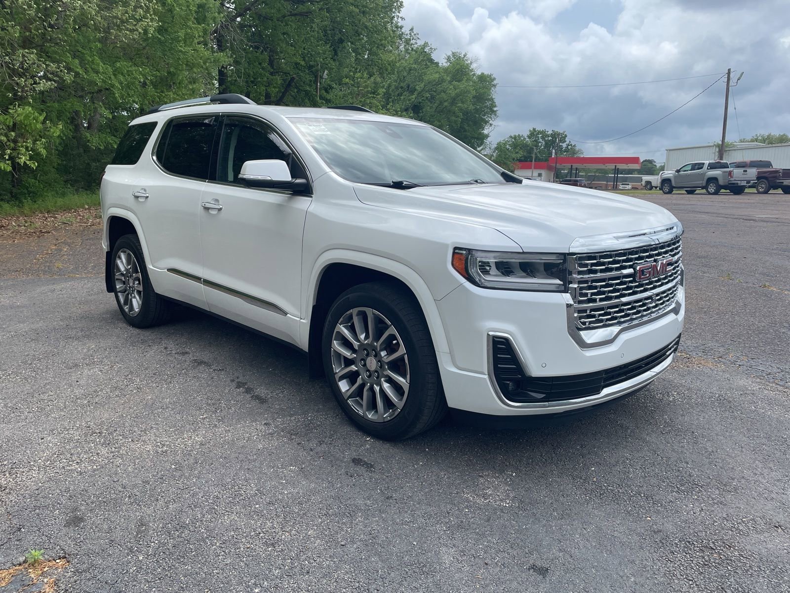 Used 2023 GMC Acadia Denali w/ Denali Ultimate Package image 7