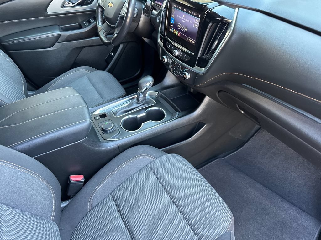Used 2021 Chevrolet Traverse LT FWD image 18