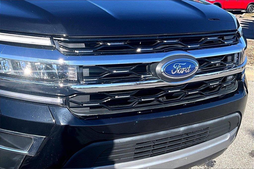 Used 2024 Ford Expedition Limited image 29