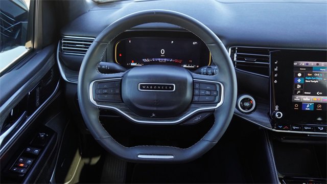 Used 2023 Jeep Wagoneer L Series III w/ Preferred Equipment Group image 18