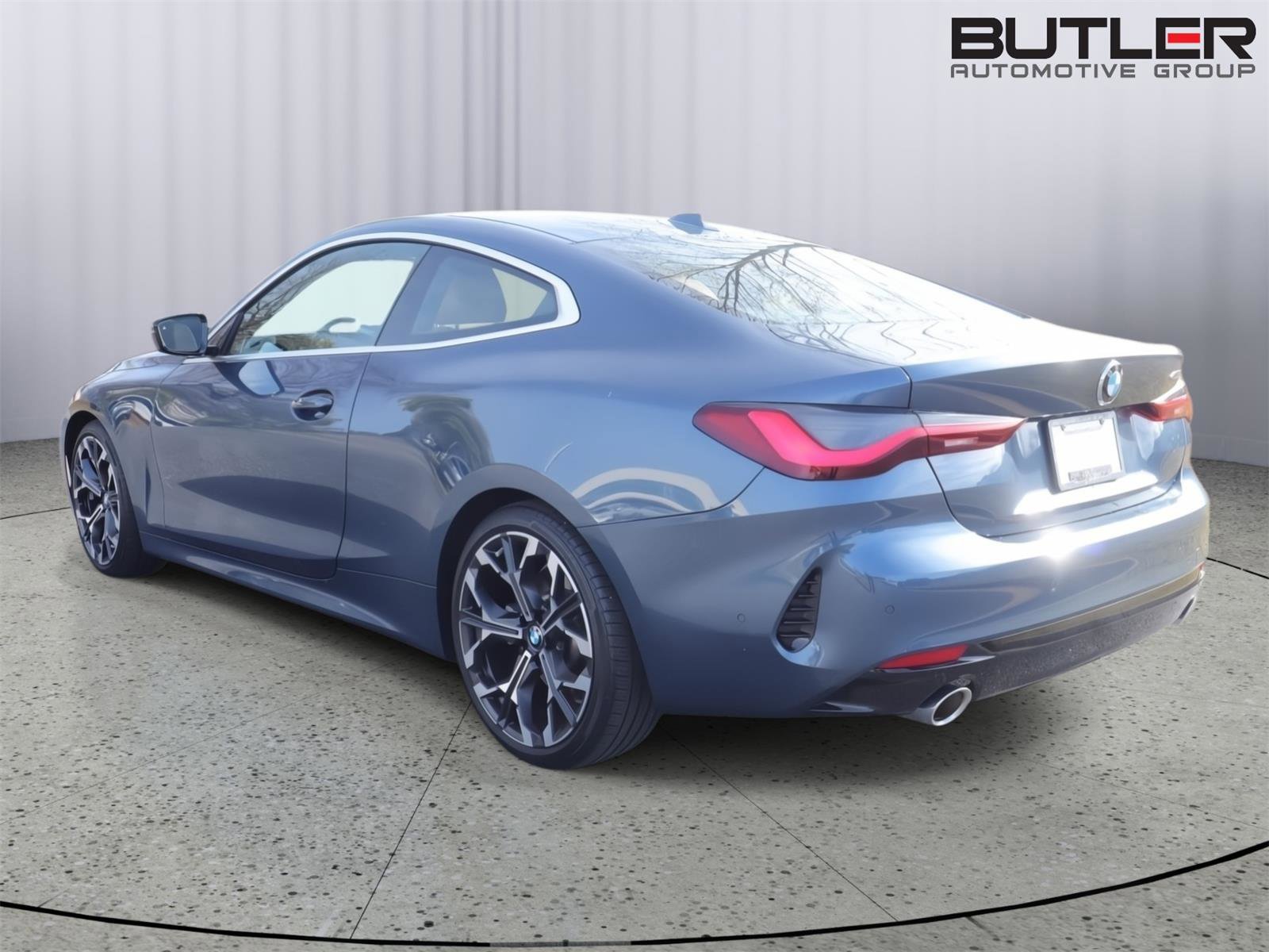 Used 2025 BMW 430i Coupe w/ Convenience Package image 5