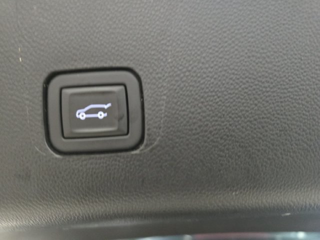 Used 2023 Chevrolet Traverse LT w/ Rear Camera Mirror Package AWD/4WD image 16