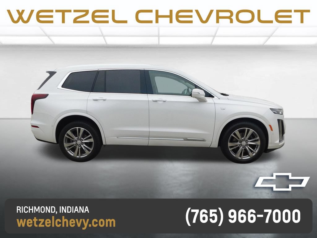 Used 2023 Cadillac XT6 Premium Luxury w/ Technology Package AWD/4WD image 2