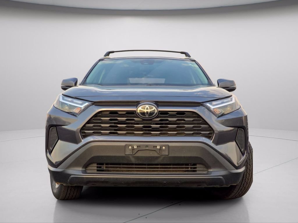 Used 2024 Toyota RAV4 XLE AWD/4WD image 3