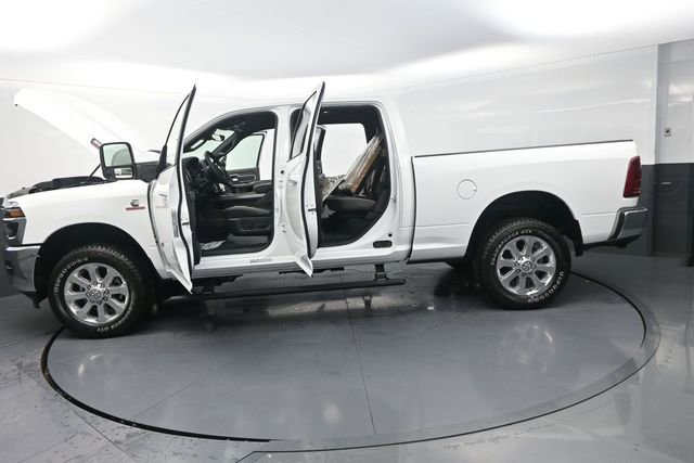 New 2026 RAM 3500 Laramie AWD/4WD image 38