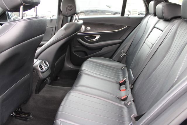 Used 2017 Mercedes-Benz E 400 4MATIC Wagon image 38