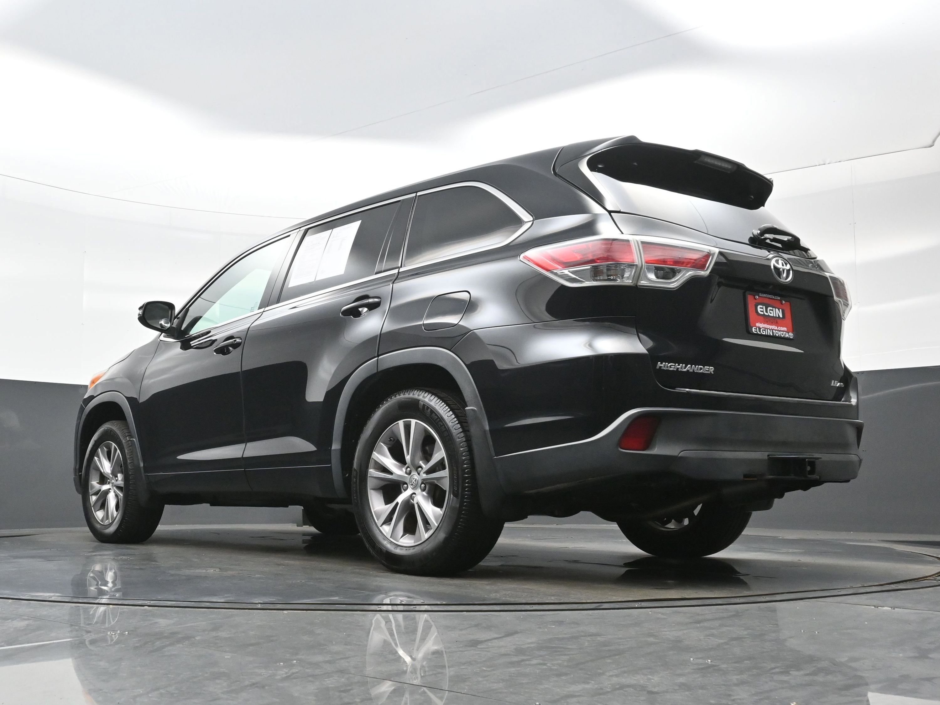 Used 2014 Toyota Highlander Plus AWD/4WD image 29