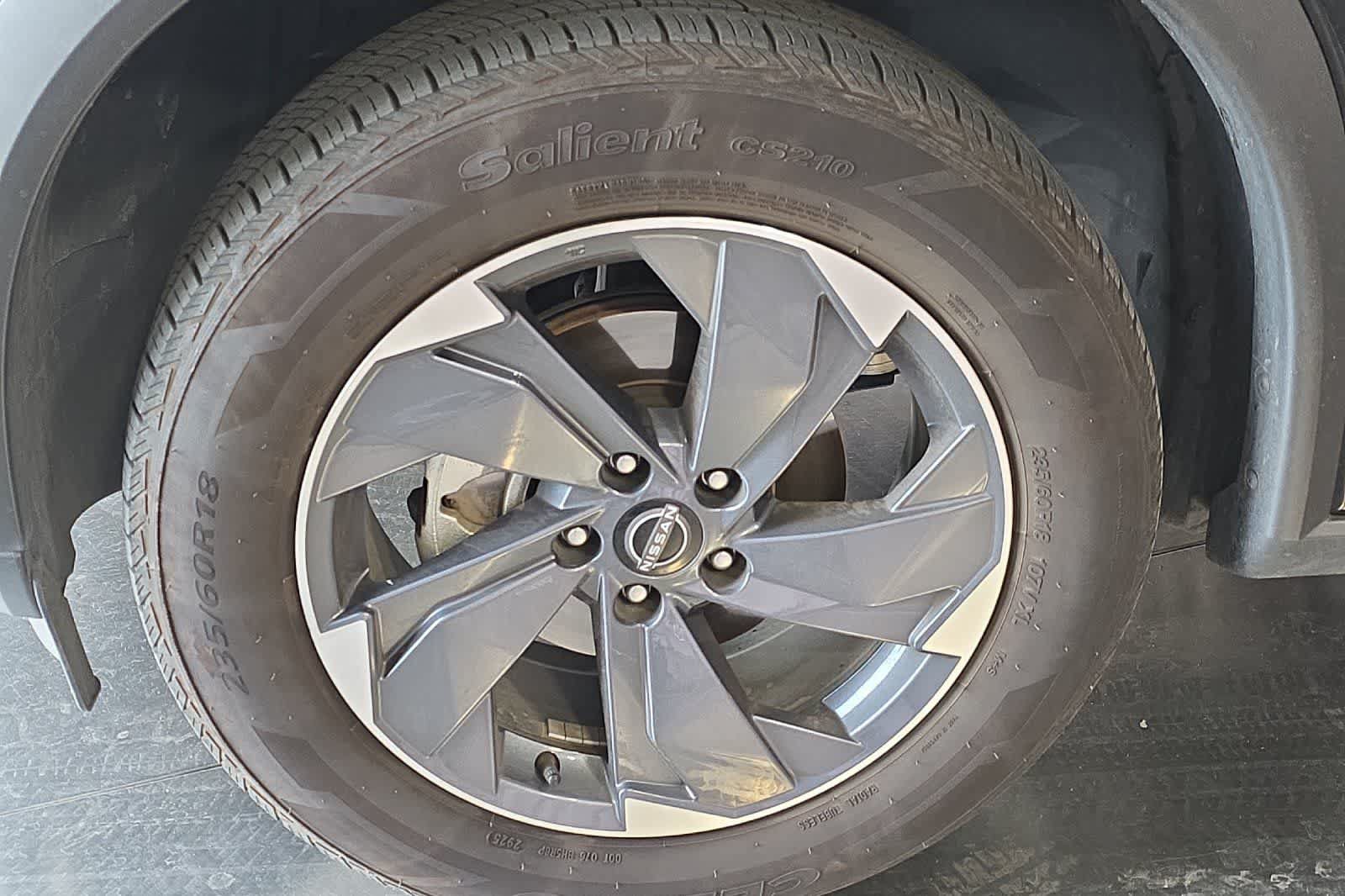 Used 2025 Nissan Rogue SV FWD image 12