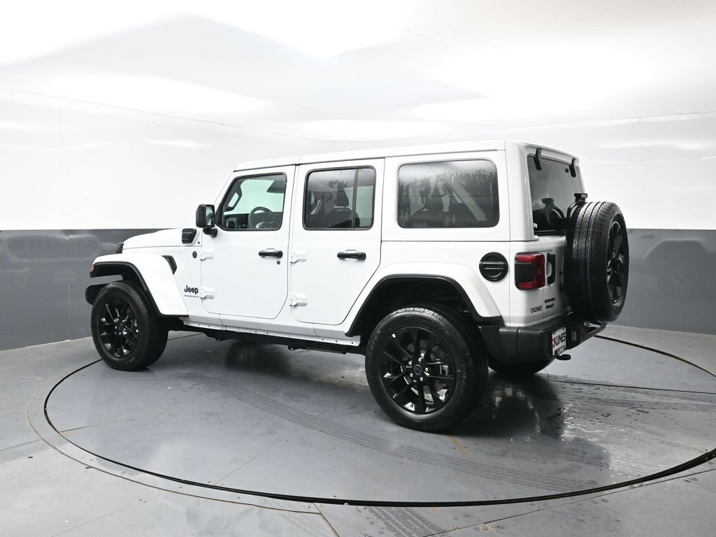 Used 2025 Jeep Wrangler Unlimited Sahara w/ Safety Group AWD/4WD image 12