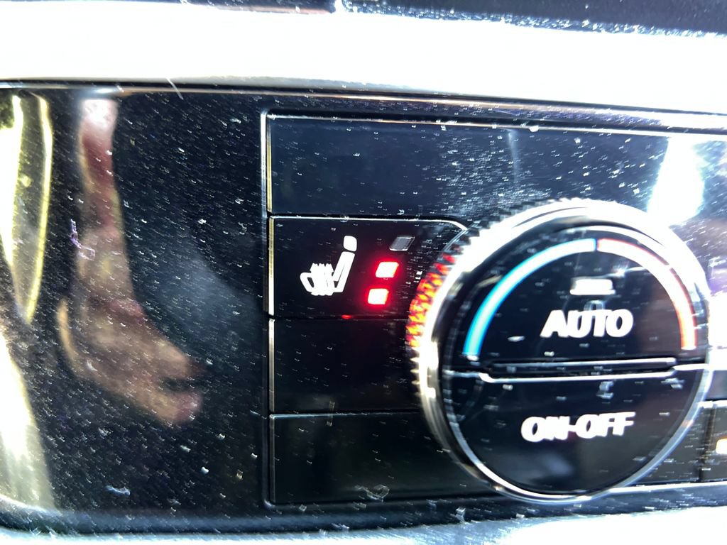 Used 2024 Nissan Pathfinder SL AWD/4WD image 30