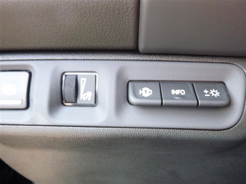 Used 2022 GMC Acadia AT4 w/ Technology Package AWD/4WD image 19
