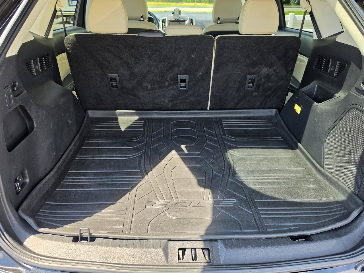 Used 2015 Ford Edge Titanium w/ Technology Package FWD image 6