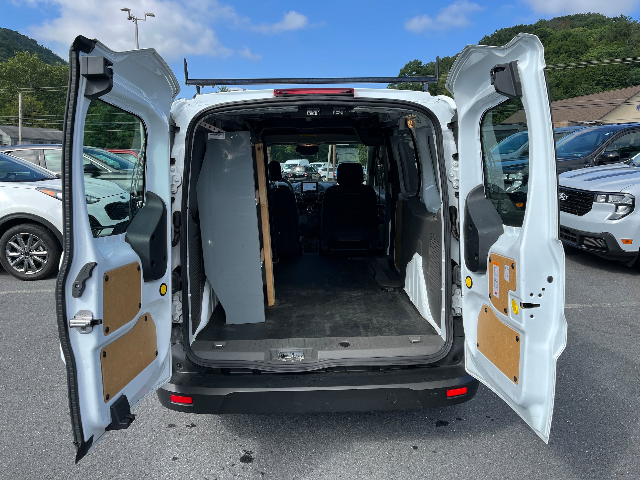 Certified 2020 Ford Transit Connect XL FWD image 14
