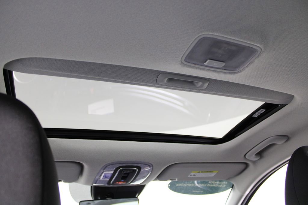 Certified 2025 Hyundai Elantra SEL image 20