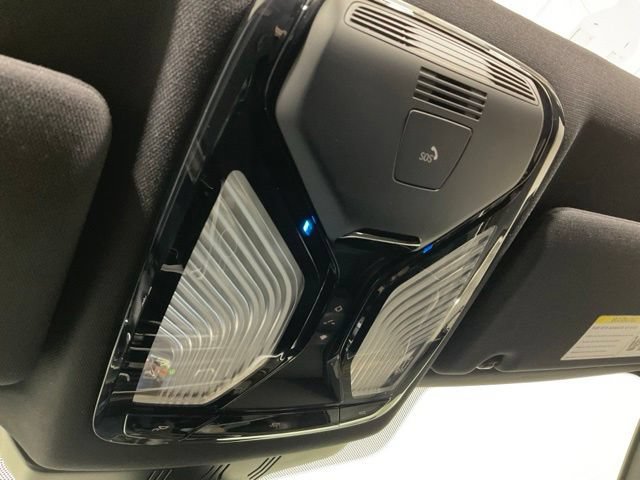 Used 2021 BMW 530e xDrive w/ Premium Package AWD/4WD image 16