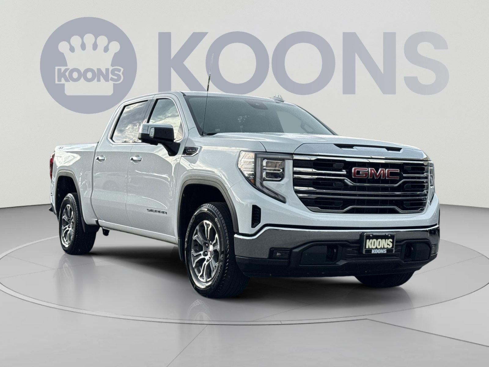 Used 2025 GMC Sierra 1500 SLT AWD/4WD image 10