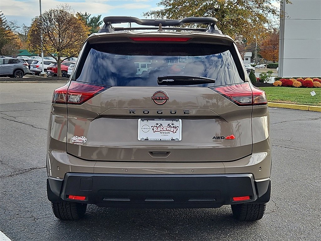 Certified 2025 Nissan Rogue SV image 7