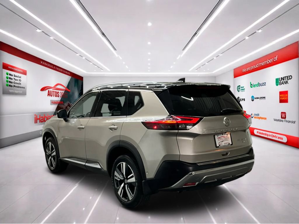 Used 2021 Nissan Rogue Platinum image 5