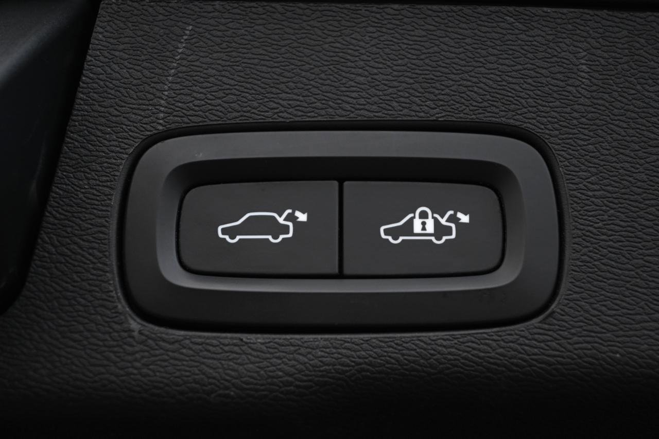 Used 2021 Volvo XC60 T8 Inscription Expression image 24