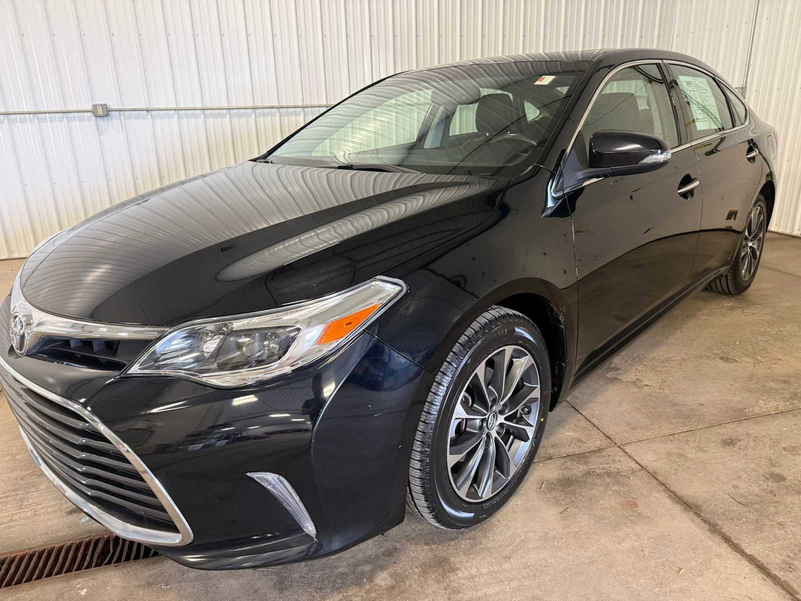 Used 2016 Toyota Avalon XLE Premium image 6