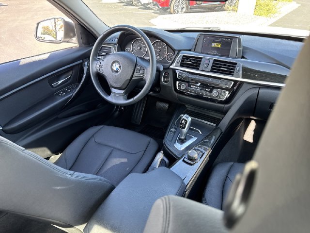 Used 2018 BMW 320i Sedan w/ Convenience Package RWD image 23