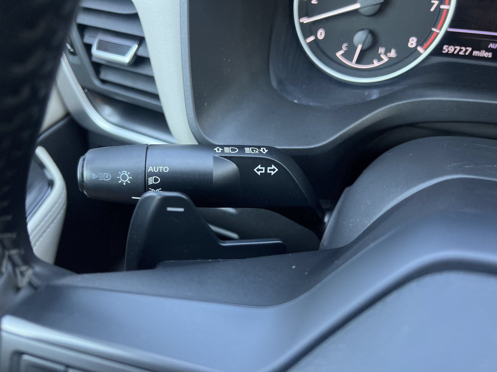 Used 2025 Nissan Rogue SV AWD/4WD image 9