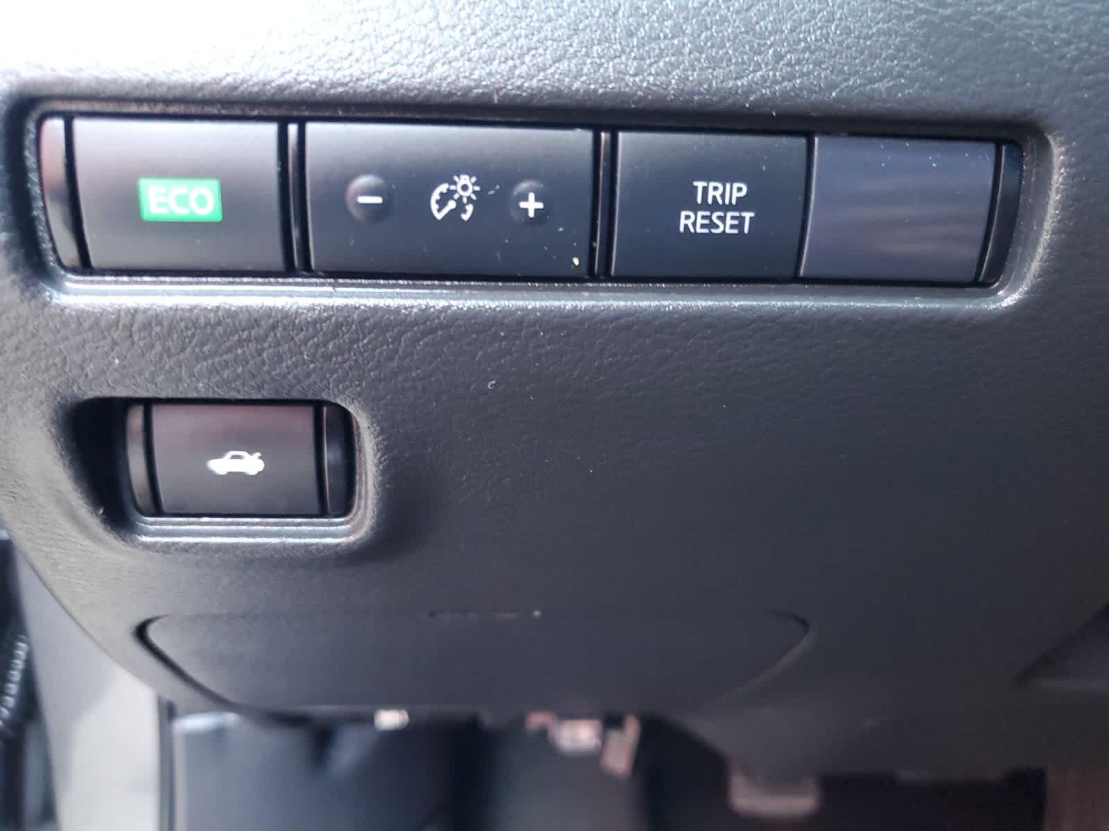 Used 2023 Nissan Sentra SR w/ Electronics Package FWD image 20