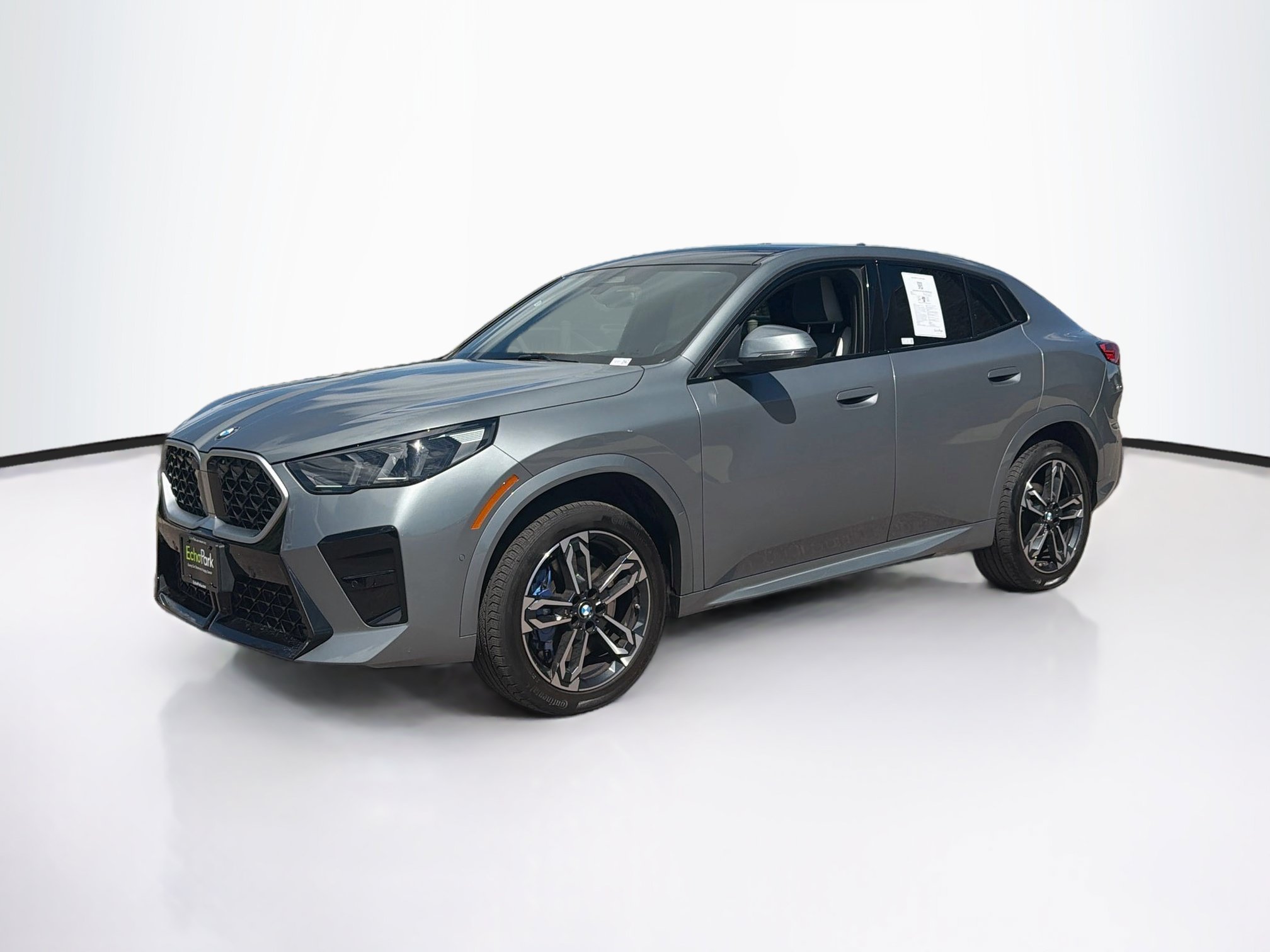 Used 2025 BMW X2 xDrive28i AWD/4WD image 3