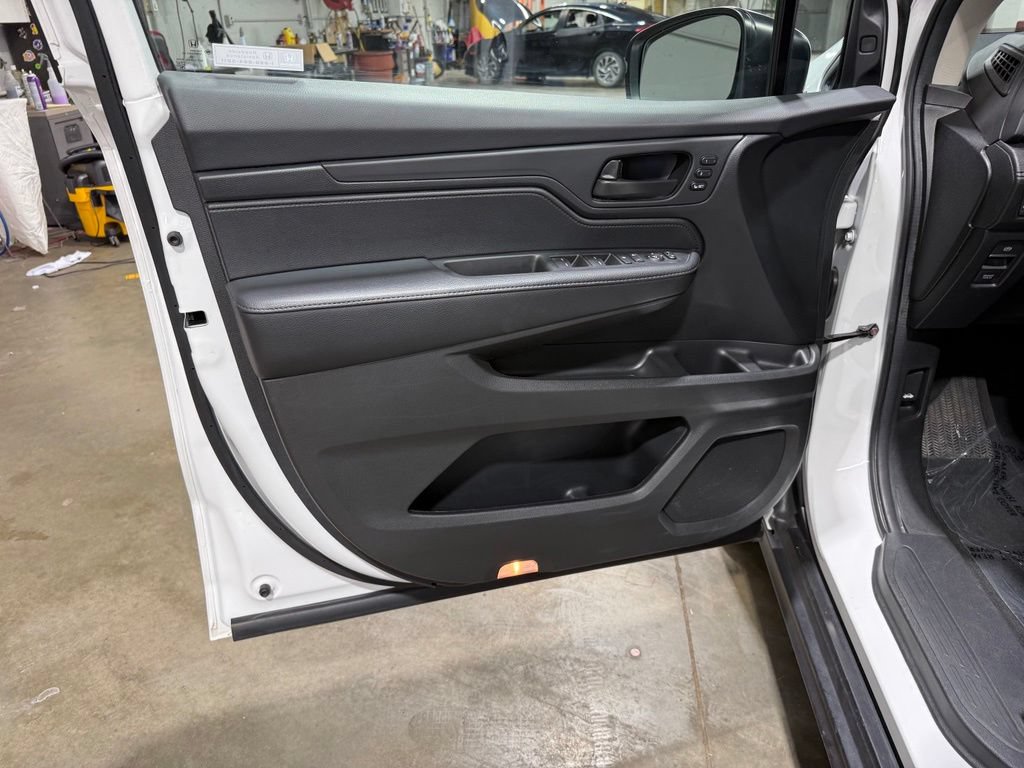 Used 2025 Honda Odyssey EX-L image 13
