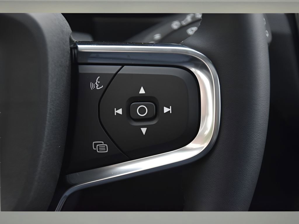 New 2026 Volvo XC40 B5 Plus w/ Protection Package Premier image 35