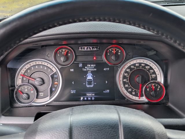 Used 2017 RAM 1500 Classic SLT w/ SLT Plus D￩cor Group image 14