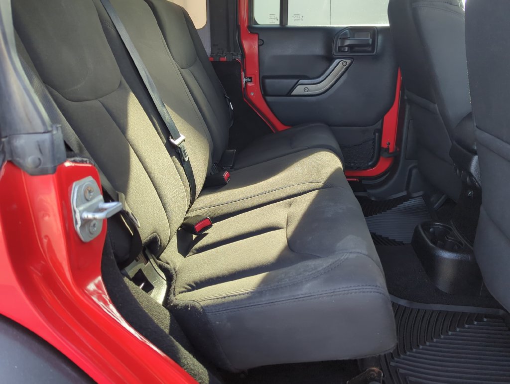 Used 2015 Jeep Wrangler Unlimited Sport w/ Quick Order Package 24S AWD/4WD image 24