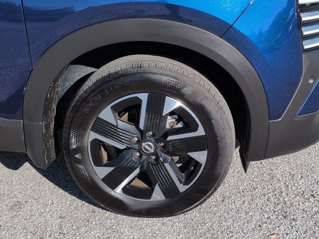 Used 2026 Nissan Kicks SR FWD image 10