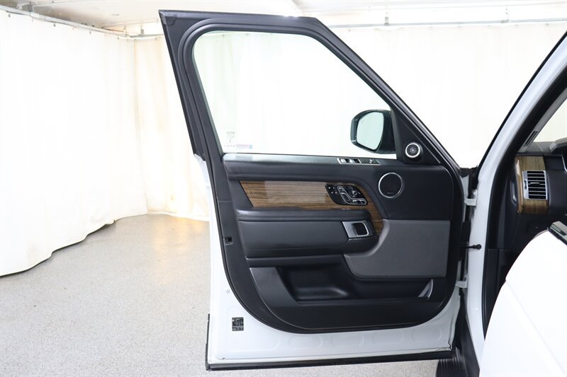 Used 2019 Land Rover Range Rover Supercharged AWD/4WD image 19