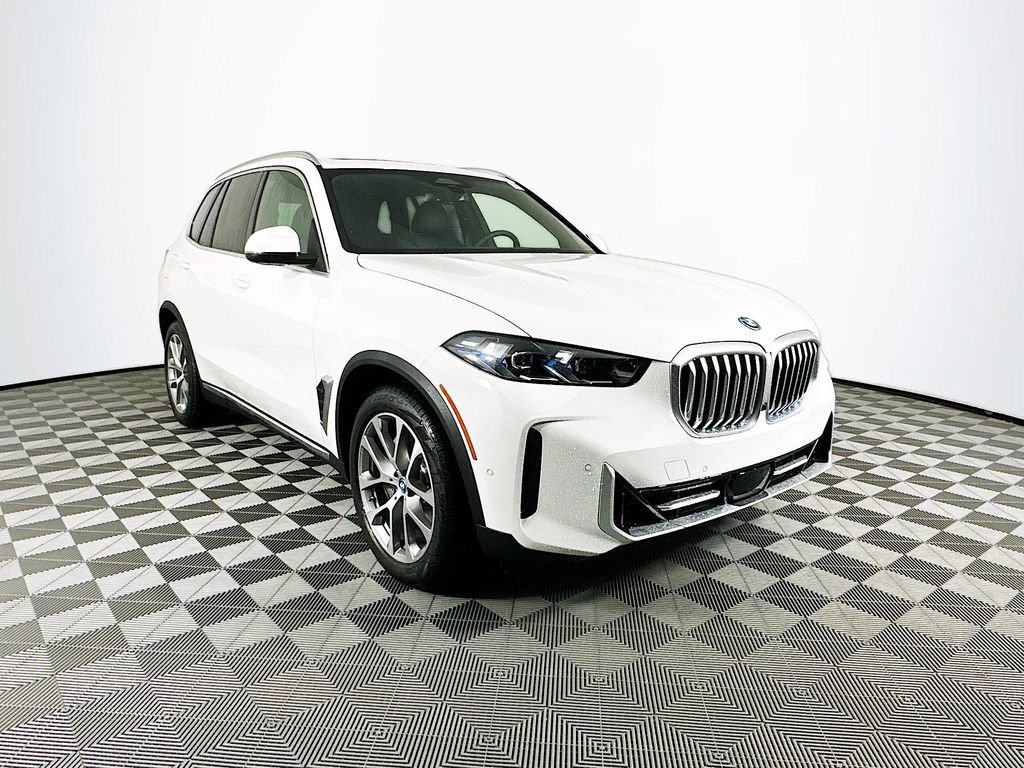 Used 2025 BMW X5 xDrive50e image 1