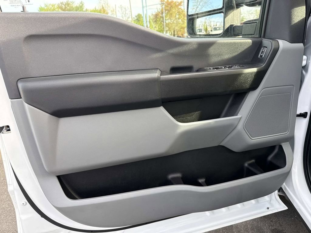 Used 2023 Ford F350 XL RWD image 9