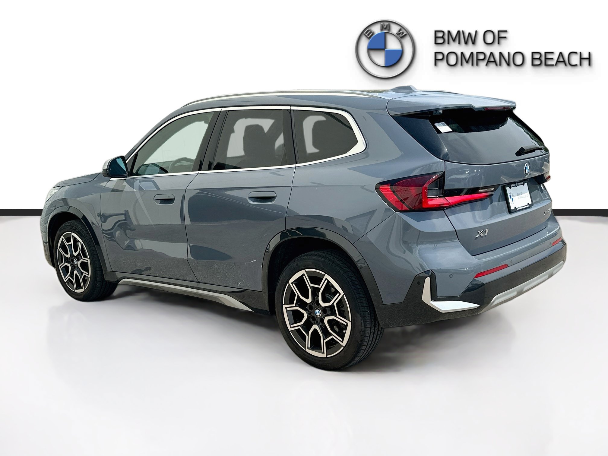 Used 2024 BMW X1 xDrive28i AWD/4WD image 5