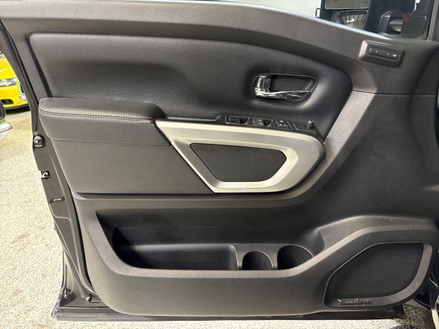 Used 2018 Nissan Titan SL w/ Chrome Package image 22